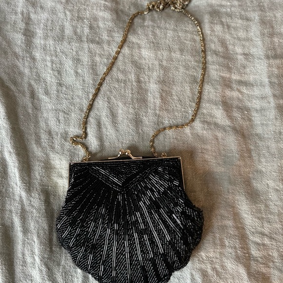Vintage Black Beaded Clamshell evening bag with snake chain strap. EUC - Picture 4 of 10